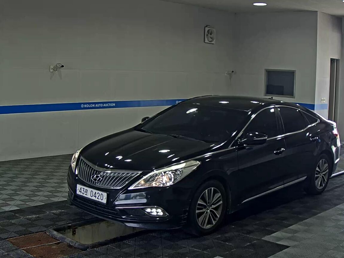 HYUNDAI GRANDEUR HG HG 240 MODERN COLLECTION 2017 - zdjęcie 2