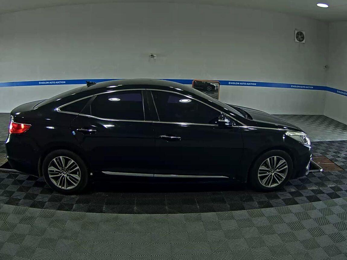 HYUNDAI GRANDEUR HG HG 240 MODERN COLLECTION 2017 - zdjęcie 4
