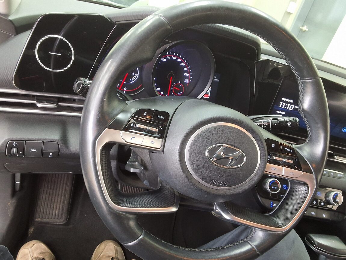 HYUNDAI AVANTE (CN7) 1.6 GASOLINE MODERN 2021 - zdjęcie 22