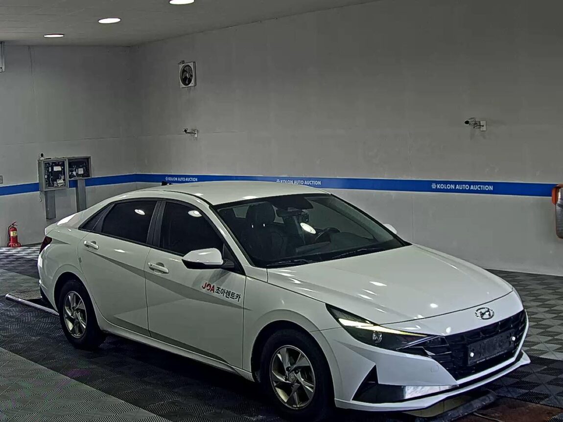 HYUNDAI AVANTE (CN7) 1.6 GASOLINE MODERN 2021 - zdjęcie 3