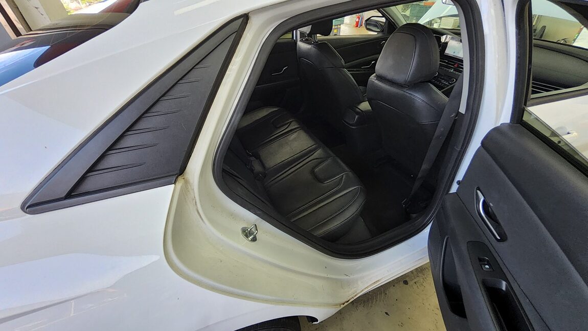 HYUNDAI AVANTE (CN7) 1.6 GASOLINE MODERN 2021 - zdjęcie 13