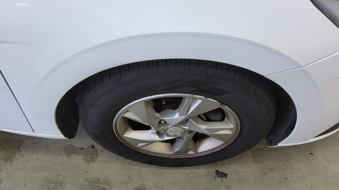 HYUNDAI AVANTE (CN7) 1.6 GASOLINE MODERN 2021 - zdjęcie 25