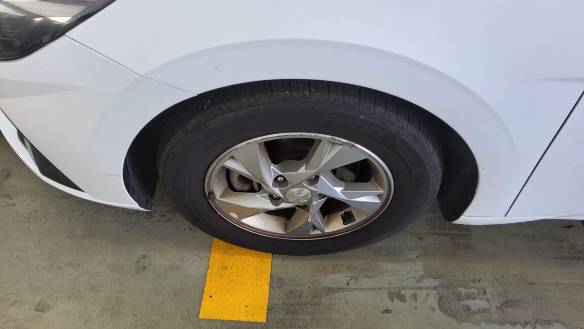 HYUNDAI AVANTE (CN7) 1.6 GASOLINE MODERN 2021 - zdjęcie 23
