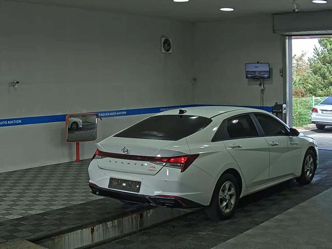 HYUNDAI AVANTE (CN7) 1.6 GASOLINE MODERN 2021 - zdjęcie 5