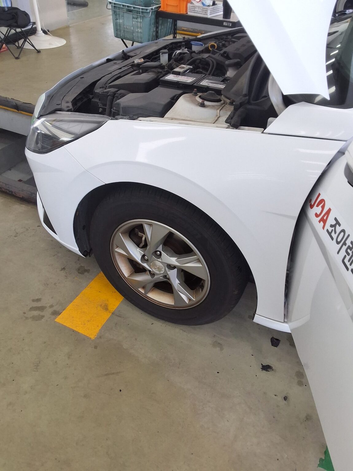 HYUNDAI AVANTE (CN7) 1.6 GASOLINE MODERN 2021 - zdjęcie 20