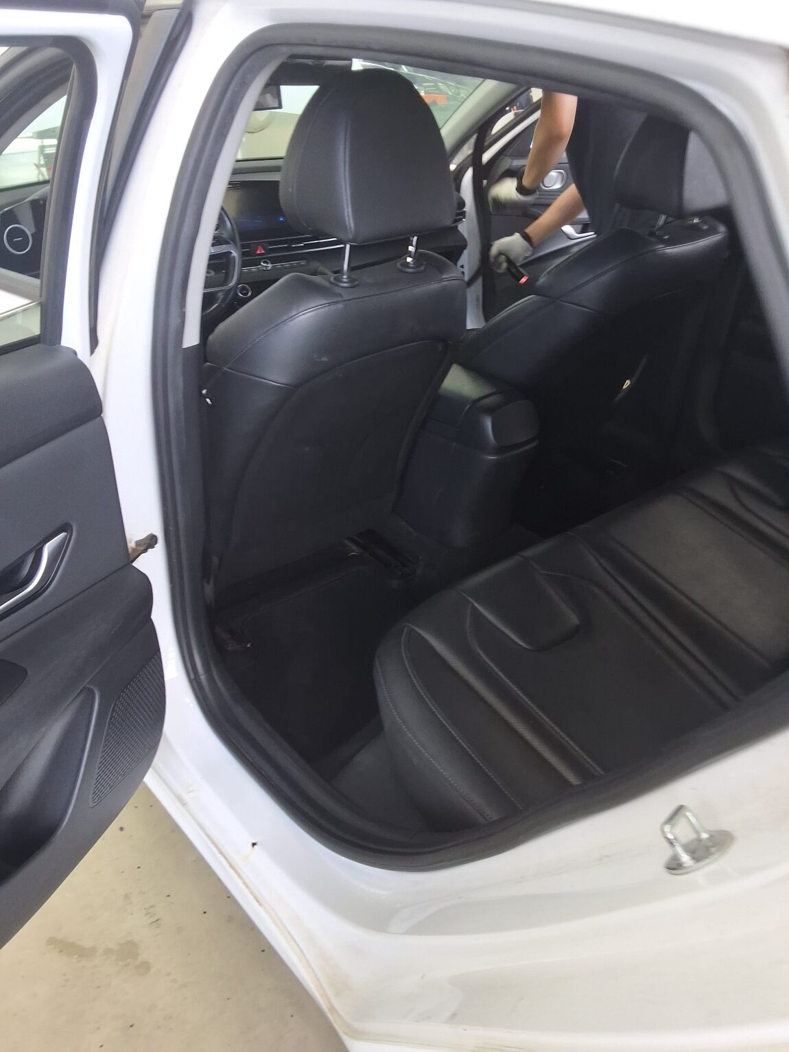 HYUNDAI AVANTE (CN7) 1.6 GASOLINE MODERN 2021 - zdjęcie 12
