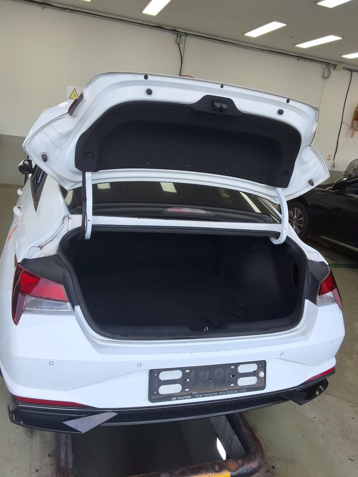 HYUNDAI AVANTE (CN7) 1.6 GASOLINE MODERN 2021 - zdjęcie 15