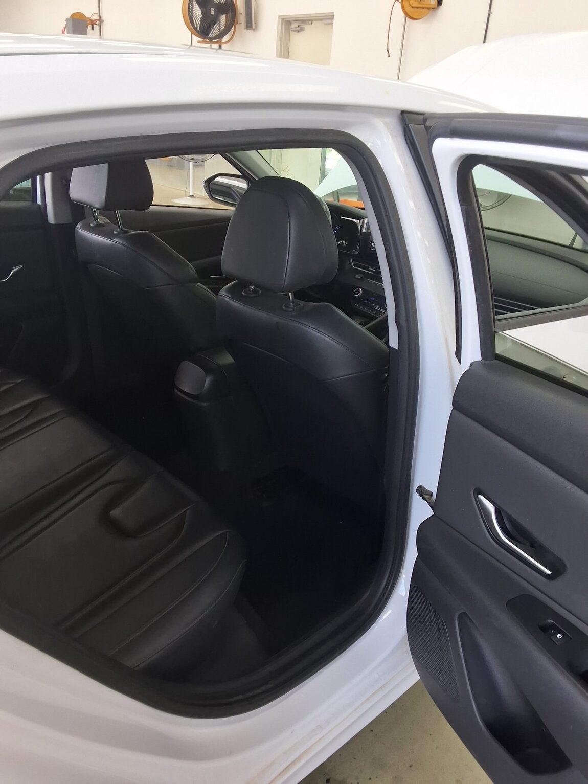 HYUNDAI AVANTE (CN7) 1.6 GASOLINE MODERN 2021 - zdjęcie 13