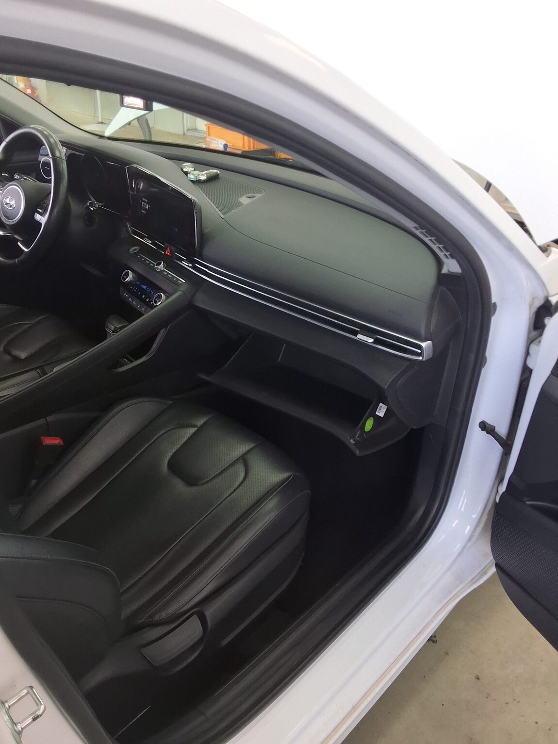 HYUNDAI AVANTE (CN7) 1.6 GASOLINE MODERN 2021 - zdjęcie 14