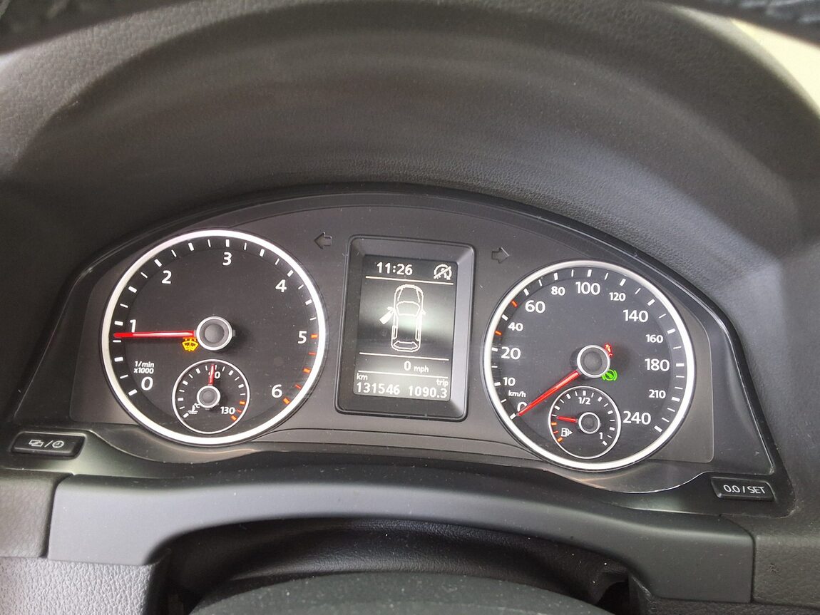 VOLKSWAGEN TIGUAN 2.0 TDI BLUEMOTION PREMIUM 2013 - zdjęcie 10
