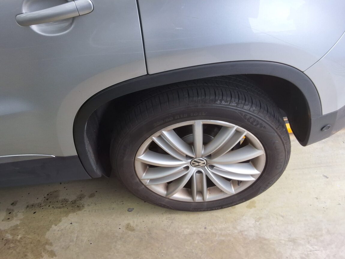 VOLKSWAGEN TIGUAN 2.0 TDI BLUEMOTION PREMIUM 2013 - zdjęcie 20