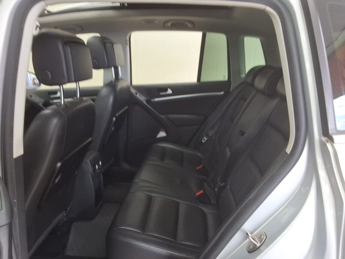VOLKSWAGEN TIGUAN 2.0 TDI BLUEMOTION PREMIUM 2013 - zdjęcie 13