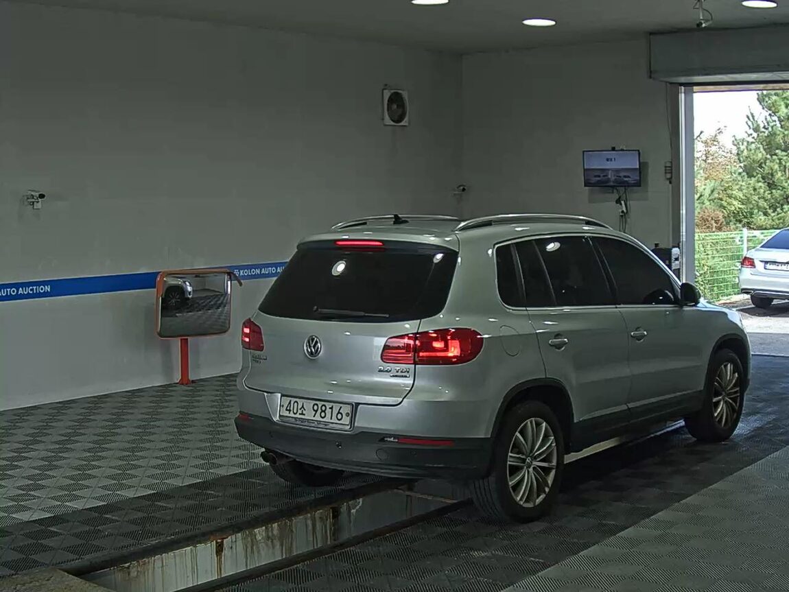 VOLKSWAGEN TIGUAN 2.0 TDI BLUEMOTION PREMIUM 2013 - zdjęcie 5