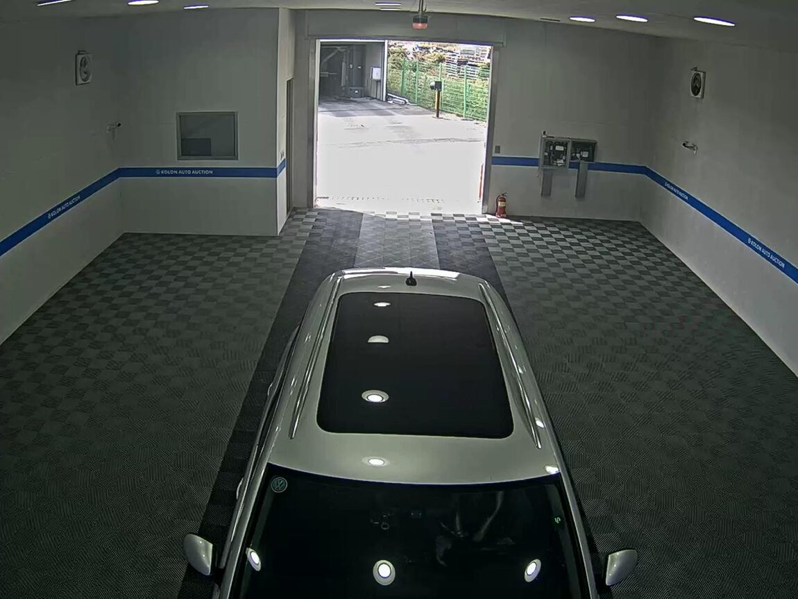 VOLKSWAGEN TIGUAN 2.0 TDI BLUEMOTION PREMIUM 2013 - zdjęcie 7