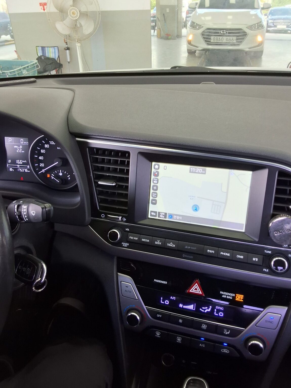 HYUNDAI AVANTE AD 1.6 GDi SMART 2017 - zdjęcie 17