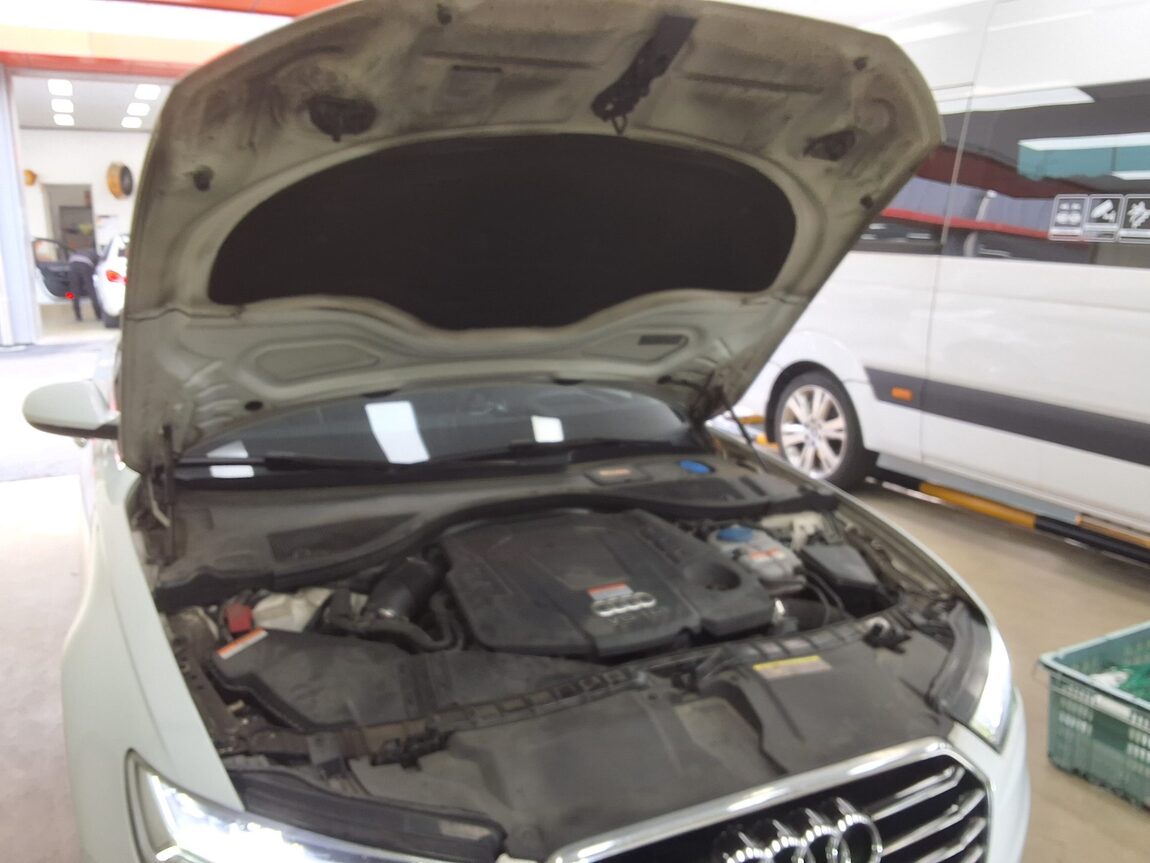 AUDI A6 (4TH GEN) 40 TDI QUATTRO PREMIUM 2016 - zdjęcie 18