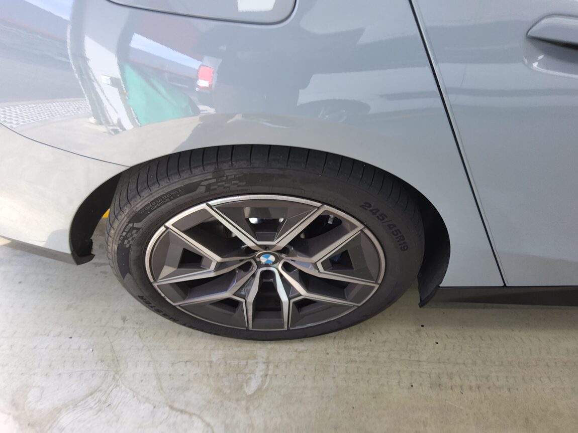 BMW 5 SERIES (8TH GEN) 520i M SPORT PACK 2024 - zdjęcie 29