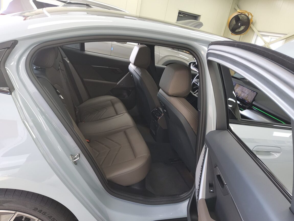 BMW 5 SERIES (8TH GEN) 520i M SPORT PACK 2024 - zdjęcie 13