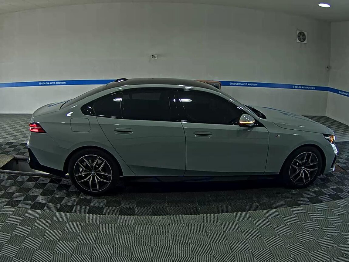 BMW 5 SERIES (8TH GEN) 520i M SPORT PACK 2024 - zdjęcie 4