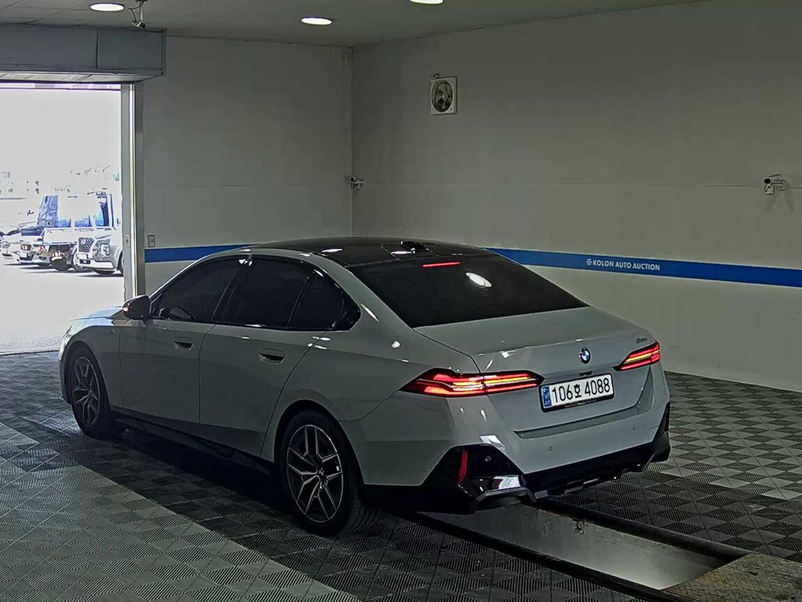 BMW 5 SERIES (8TH GEN) 520i M SPORT PACK 2024 - zdjęcie 6