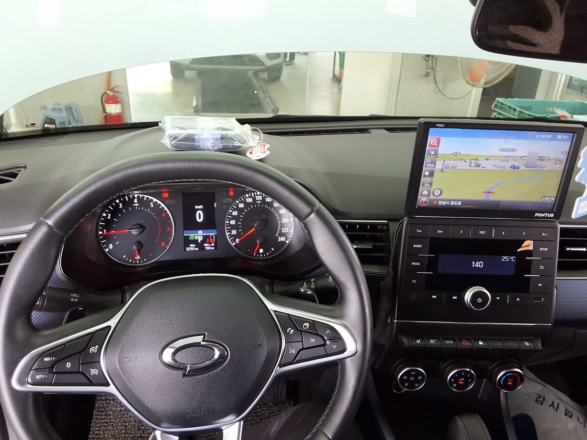 RENAULT (SAMSUNG) XM3 1.3 TCe LE 2020 - zdjęcie 17