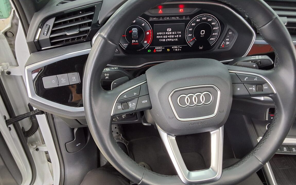 AUDI Q3 (2ND GEN) 35 TDI PREMIUM 2022 - zdjęcie 17