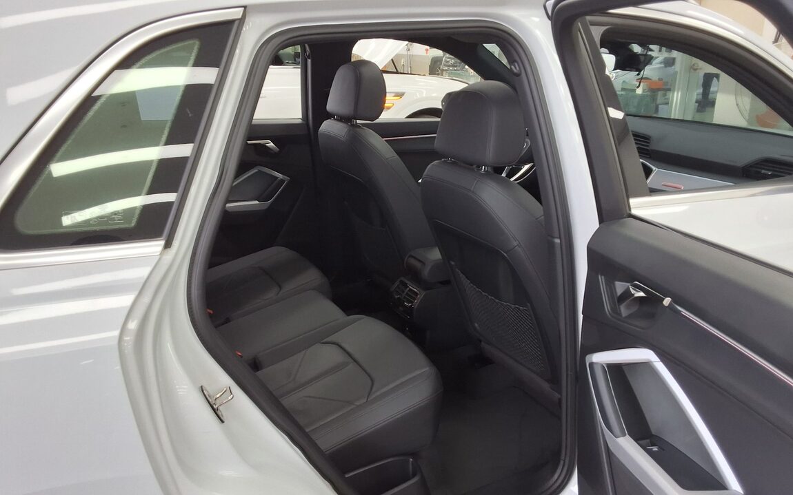 AUDI Q3 (2ND GEN) 35 TDI PREMIUM 2022 - zdjęcie 13