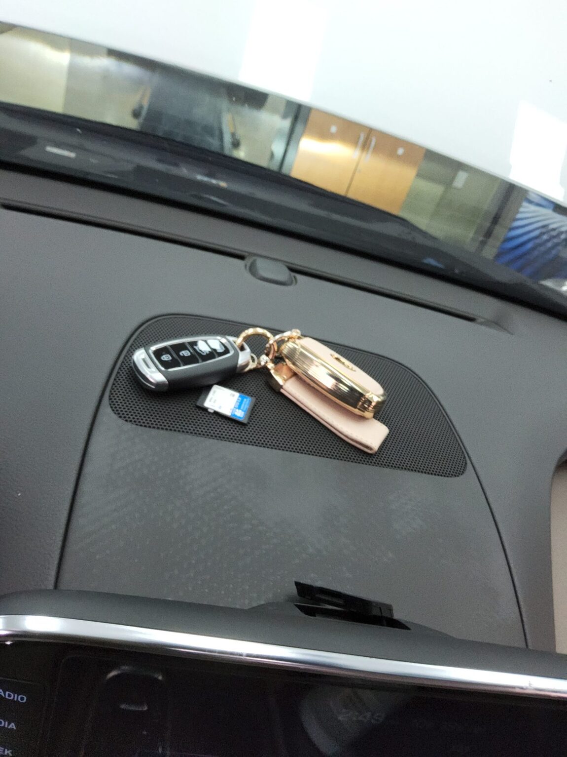 HYUNDAI SANTA FE (TM) R2.0 2WD PRESTIGE 2019 - zdjęcie 19