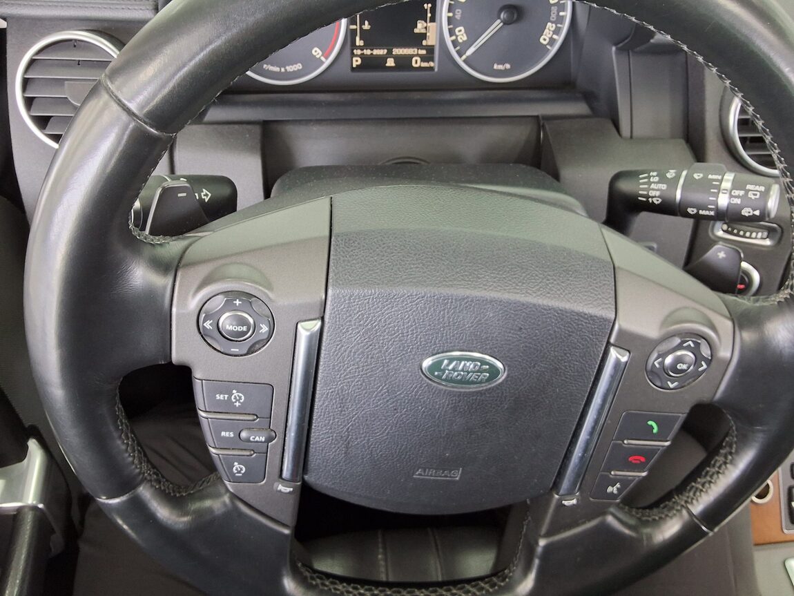 LAND ROVER DISCOVERY 4 3.0 SDV6 HSE 2015 - zdjęcie 18