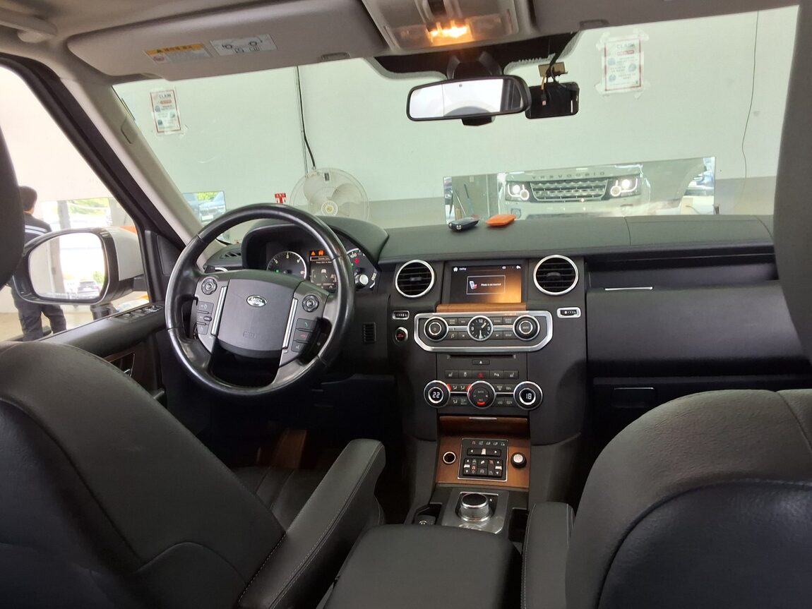 LAND ROVER DISCOVERY 4 3.0 SDV6 HSE 2015 - zdjęcie 11