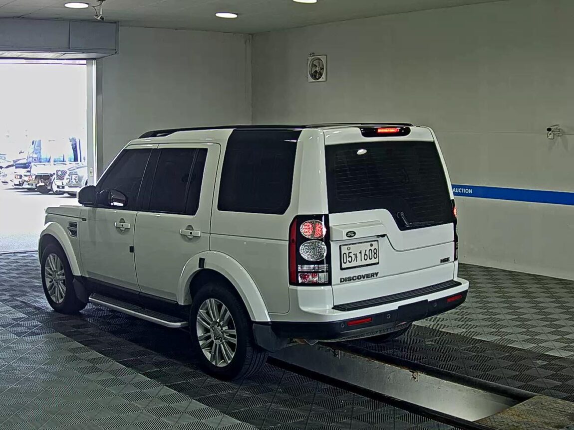 LAND ROVER DISCOVERY 4 3.0 SDV6 HSE 2015 - zdjęcie 6