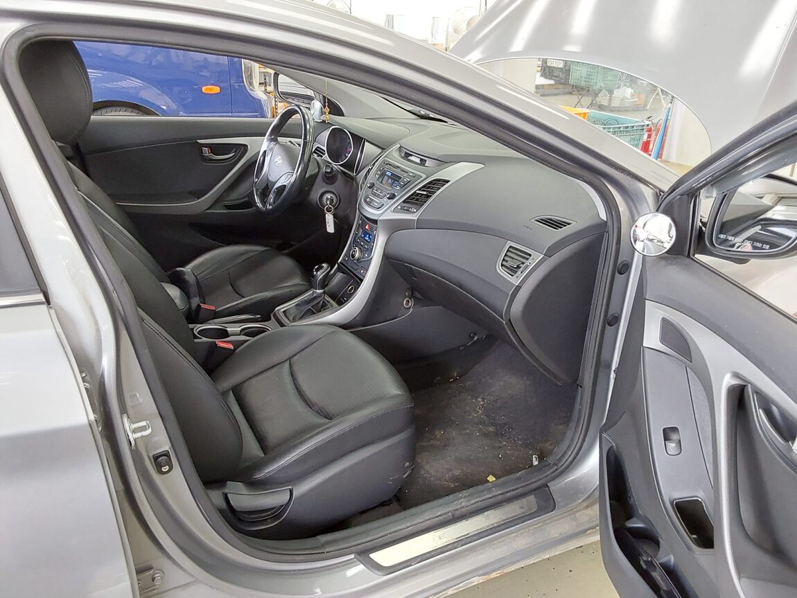HYUNDAI THE NEW AVANTE MD 1.6 GDi SMART 2014 - zdjęcie 14
