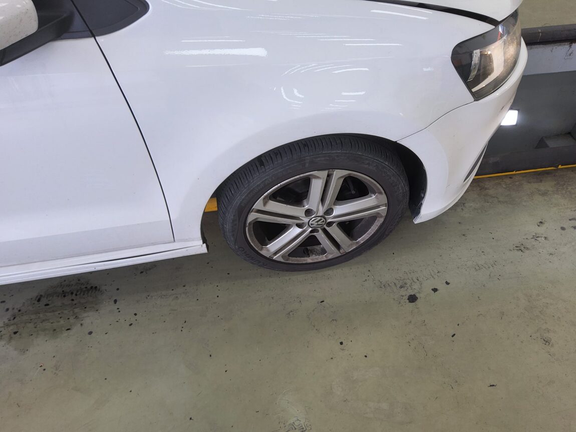 VOLKSWAGEN THE NEW POLO (5TH GEN) 1.6 TDI R LINE 2013 - zdjęcie 22