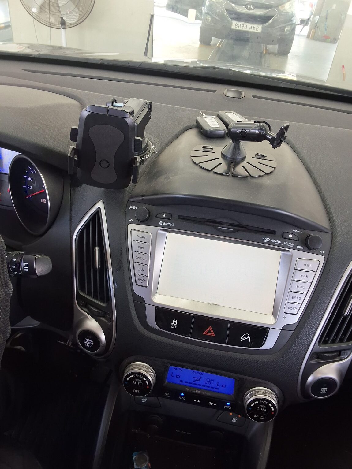 HYUNDAI TUCSON ix DIESEL R20 2WD LX20 PREMIER 2010 - zdjęcie 17