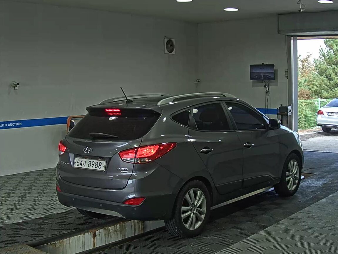 HYUNDAI TUCSON ix DIESEL R20 2WD LX20 PREMIER 2010 - zdjęcie 5