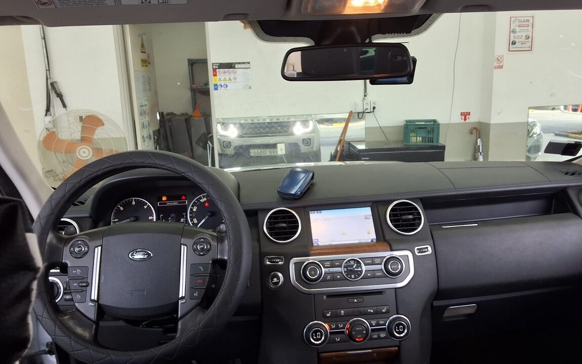 LAND ROVER DISCOVERY 4 3.0 SDV6 SE 2016 - zdjęcie 11