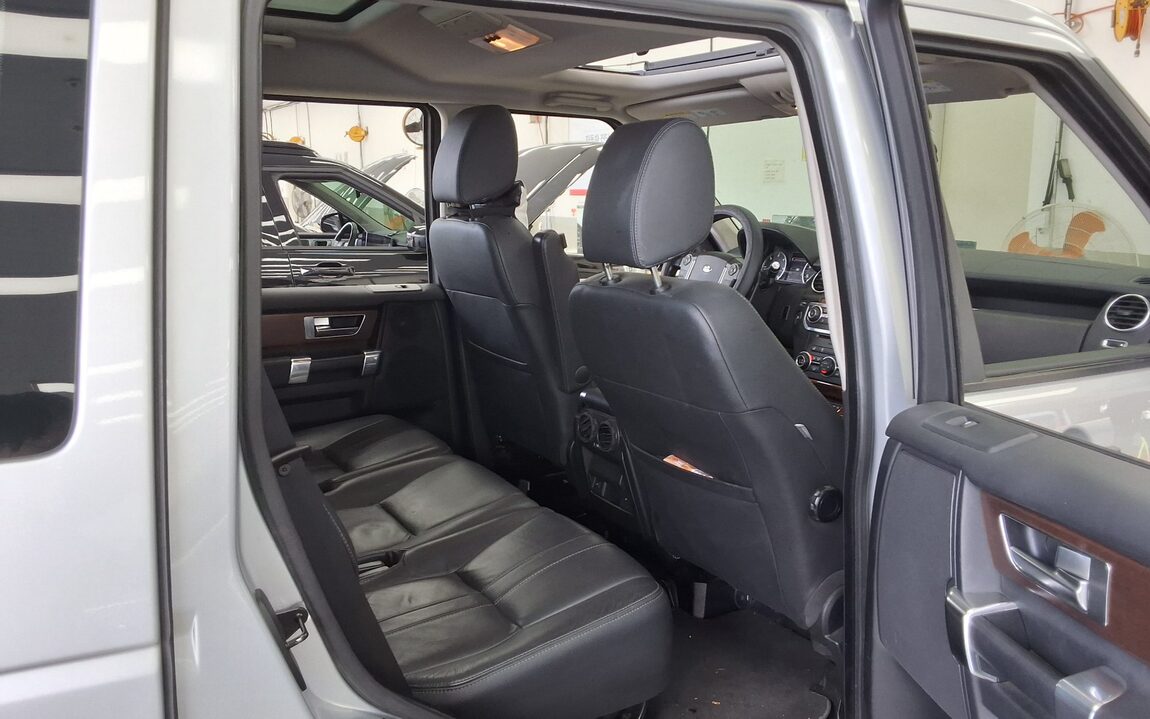 LAND ROVER DISCOVERY 4 3.0 SDV6 SE 2016 - zdjęcie 13