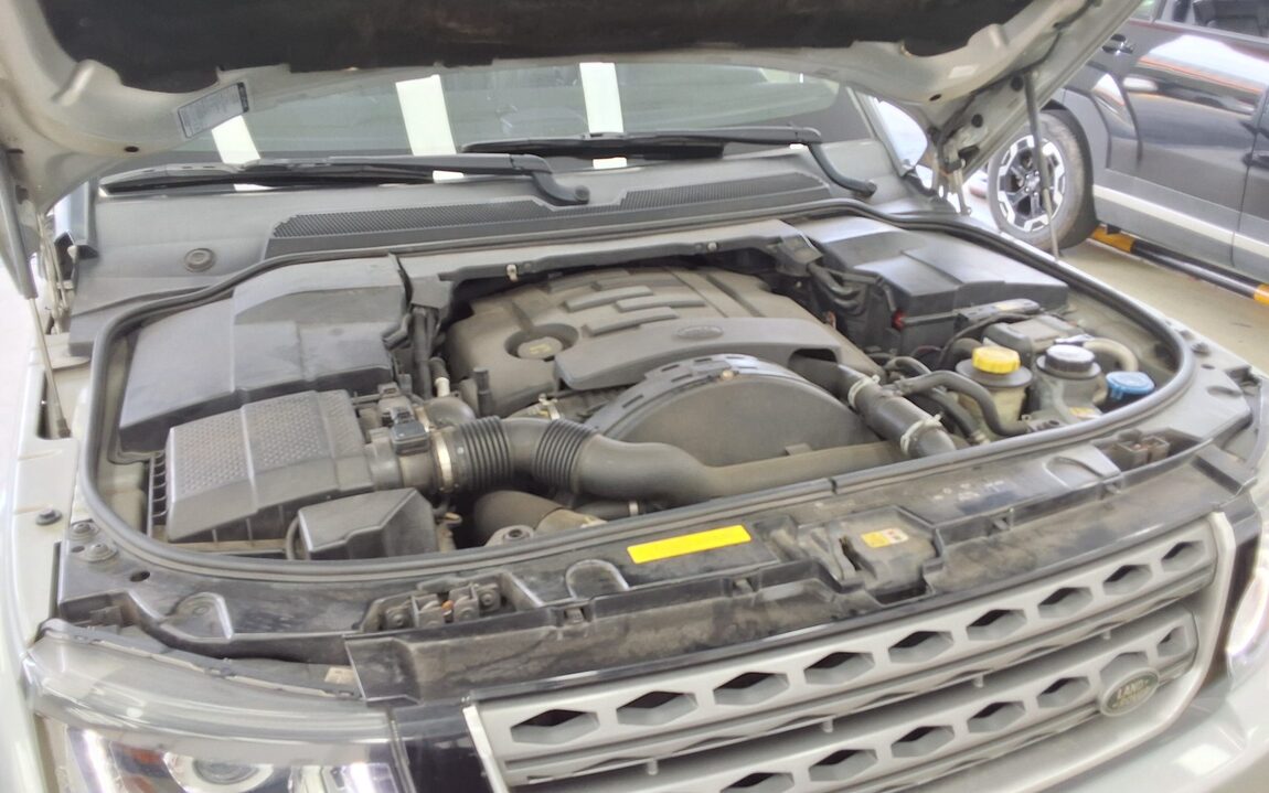 LAND ROVER DISCOVERY 4 3.0 SDV6 SE 2016 - zdjęcie 22
