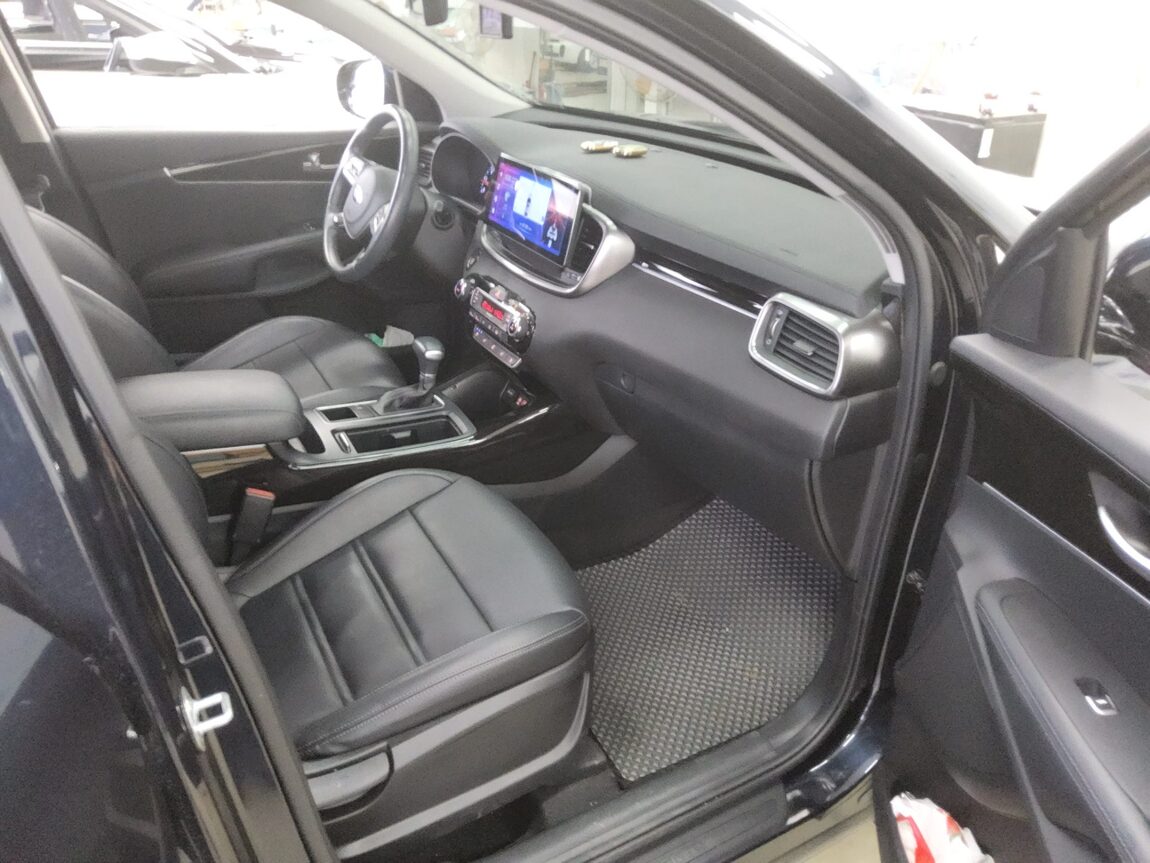 KIA THE NEW SORENTO DIESEL R2.2 2WD PRESTIGE NO.1 EDITION 2018 - zdjęcie 14