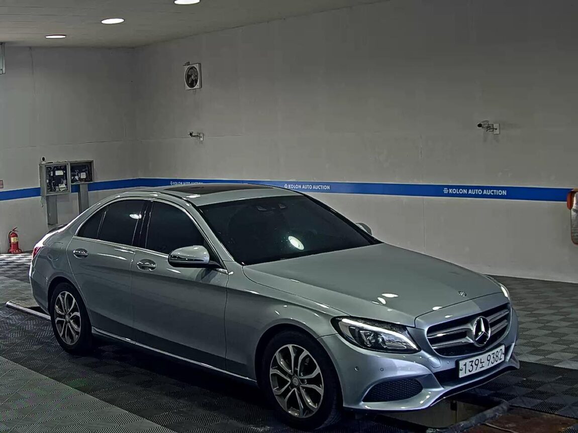 MERCEDES-BENZ C-CLASS (4TH GEN) C220 d AVANTGARDE 2017 - zdjęcie 3