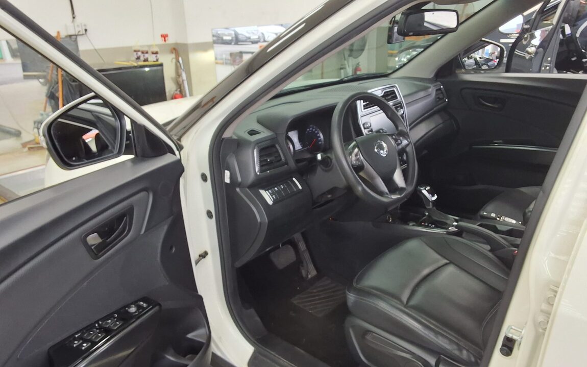 KG MOBILITY (SSANGYONG) VERY NEW TIVOLI 1.6 DIESEL 2WD V1 2021 - zdjęcie 10