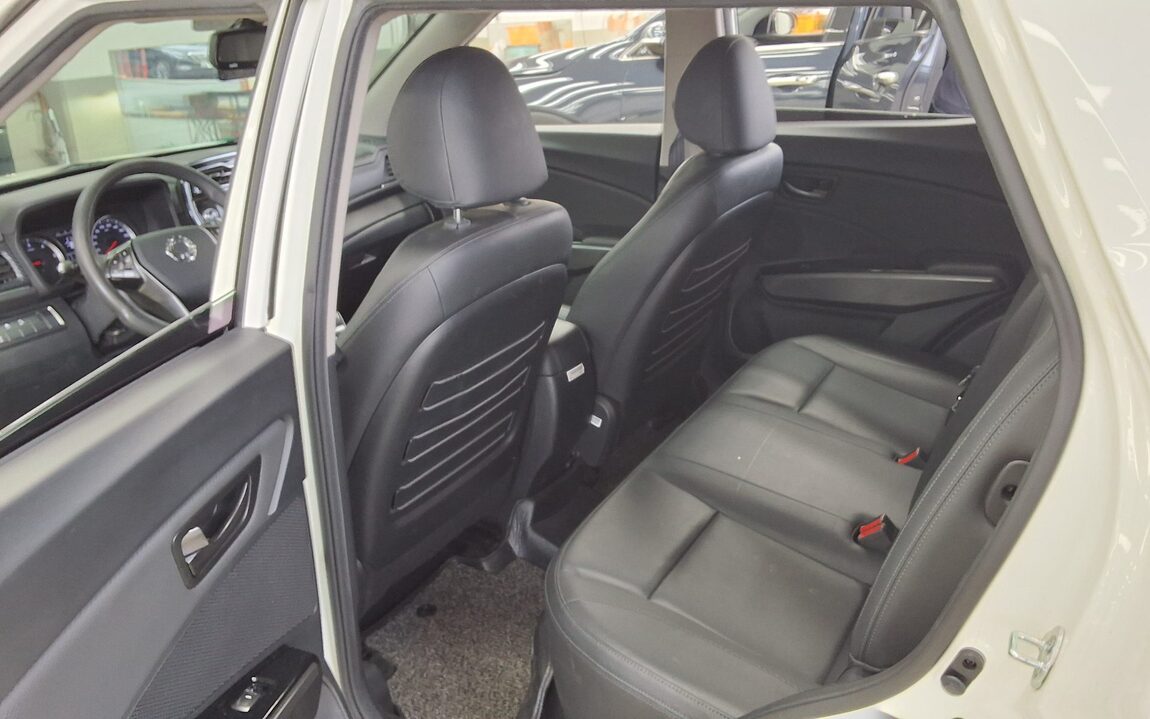 KG MOBILITY (SSANGYONG) VERY NEW TIVOLI 1.6 DIESEL 2WD V1 2021 - zdjęcie 12