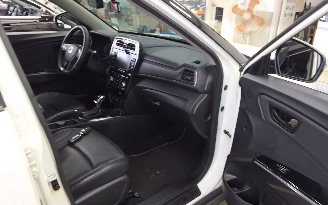 KG MOBILITY (SSANGYONG) VERY NEW TIVOLI 1.6 DIESEL 2WD V1 2021 - zdjęcie 14