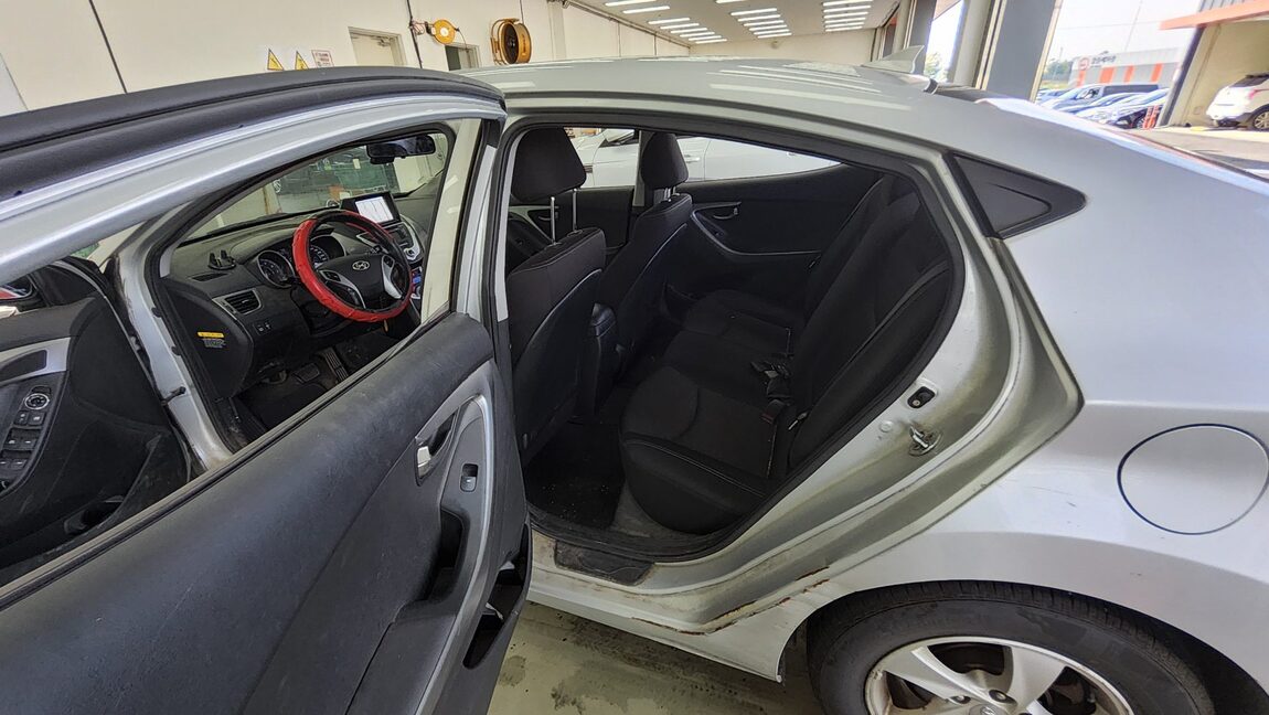 HYUNDAI AVANTE MD M16 GDi LUXURY 2012 - zdjęcie 12