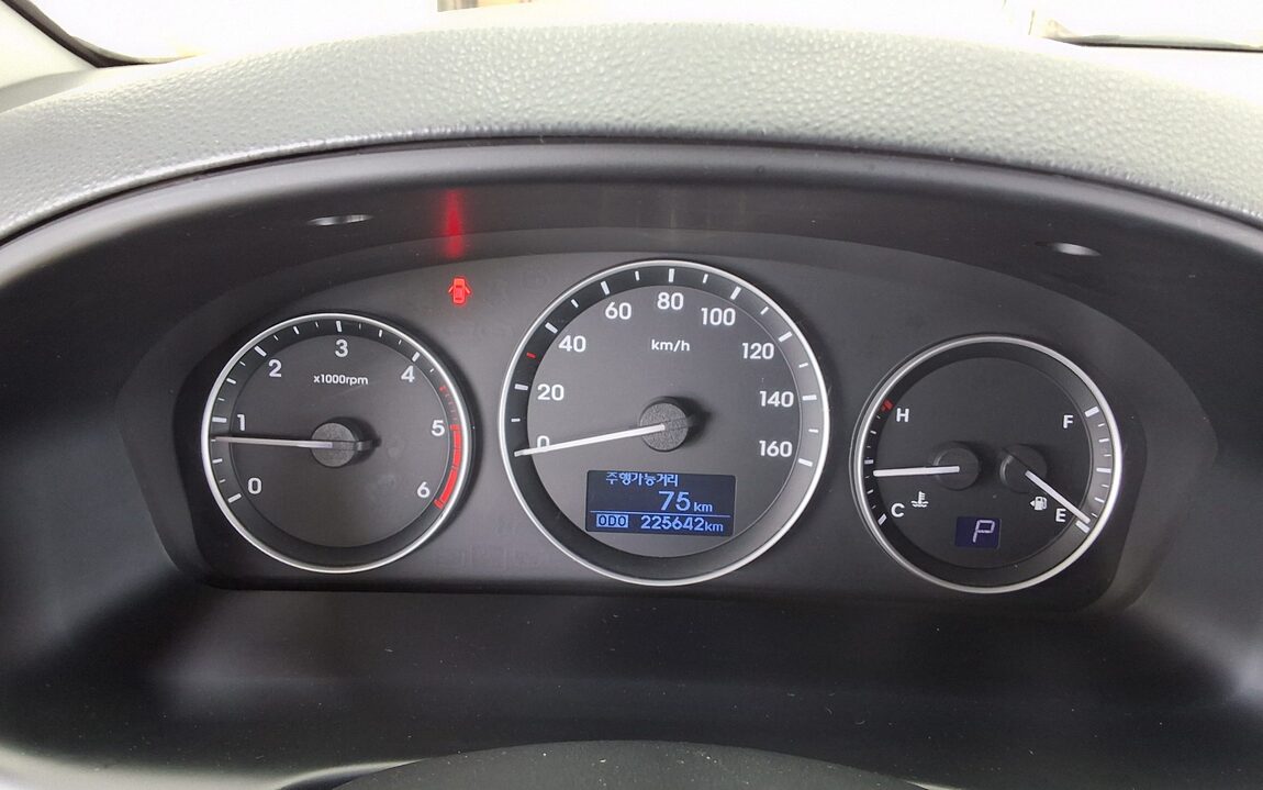 HYUNDAI GRAND STAREX 12-SEATER DIESEL MODERN 2017 - zdjęcie 9