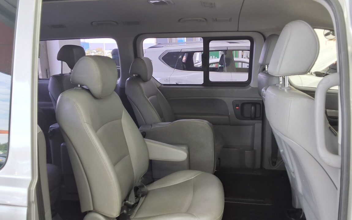 HYUNDAI GRAND STAREX 12-SEATER DIESEL MODERN 2017 - zdjęcie 13