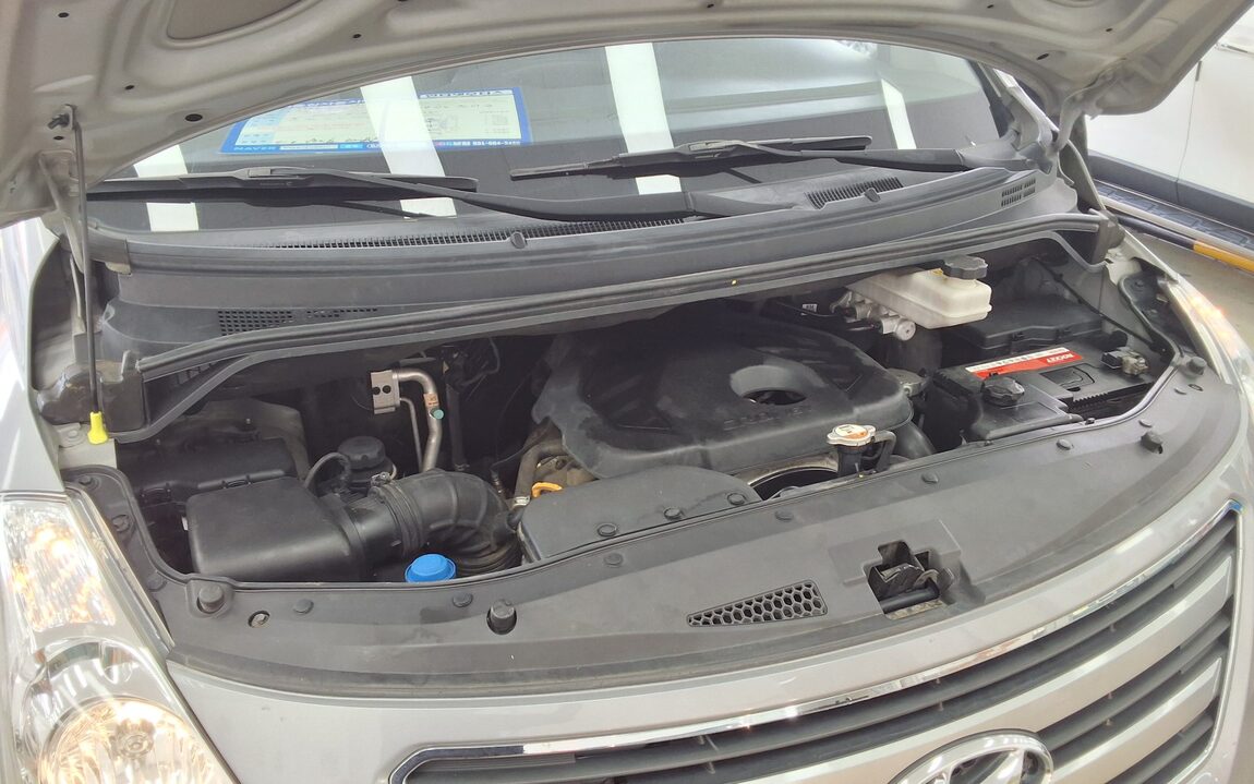 HYUNDAI GRAND STAREX 12-SEATER DIESEL MODERN 2017 - zdjęcie 21