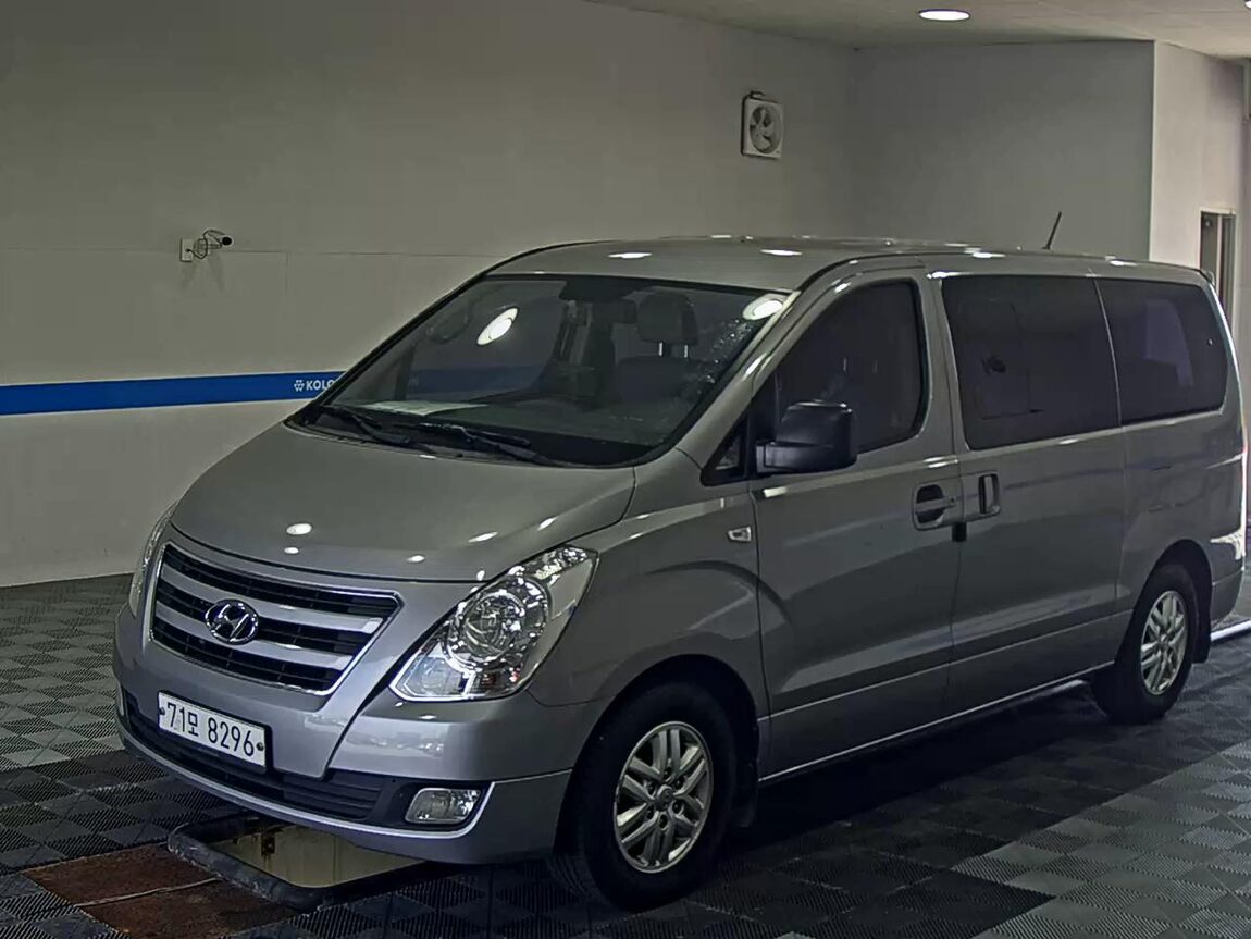 HYUNDAI GRAND STAREX 12-SEATER DIESEL MODERN 2017 - zdjęcie 2
