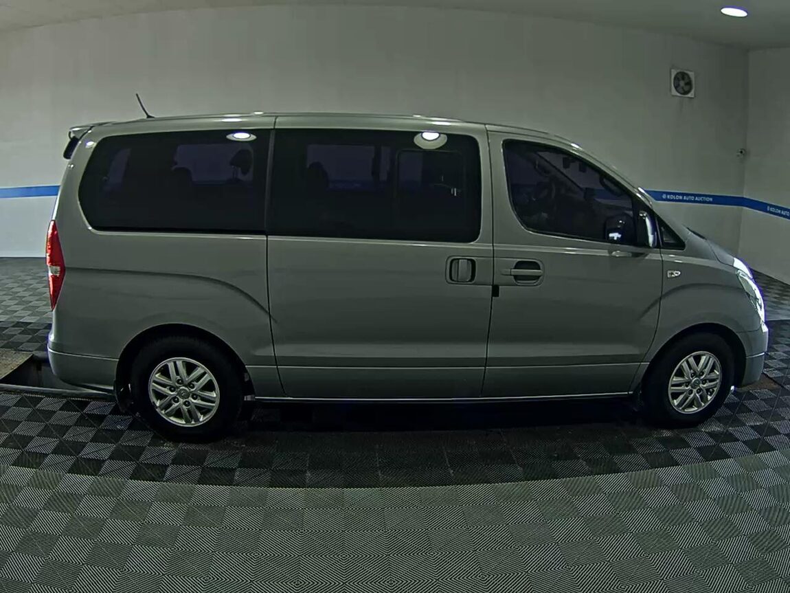 HYUNDAI GRAND STAREX 12-SEATER DIESEL MODERN 2017 - zdjęcie 4