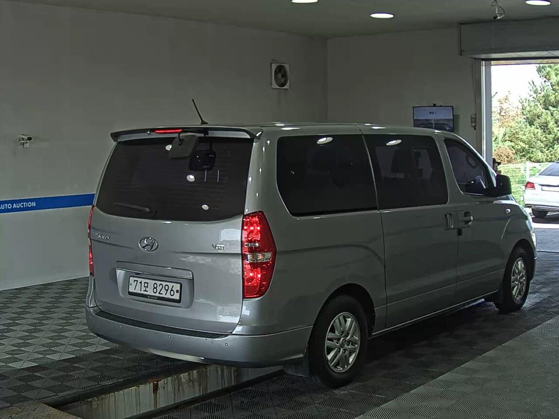 HYUNDAI GRAND STAREX 12-SEATER DIESEL MODERN 2017 - zdjęcie 5